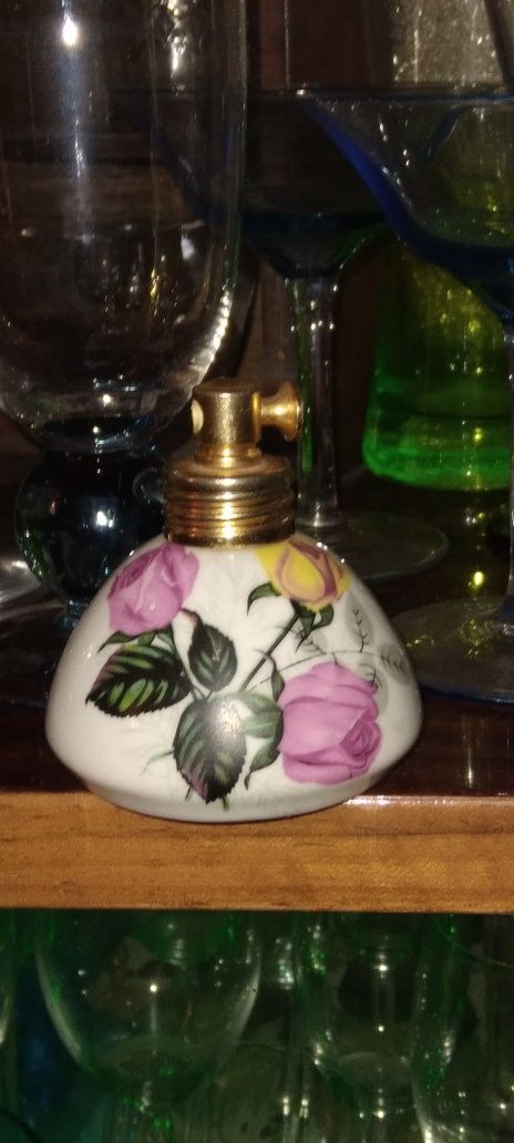 Porcelanowa mini perfumetka