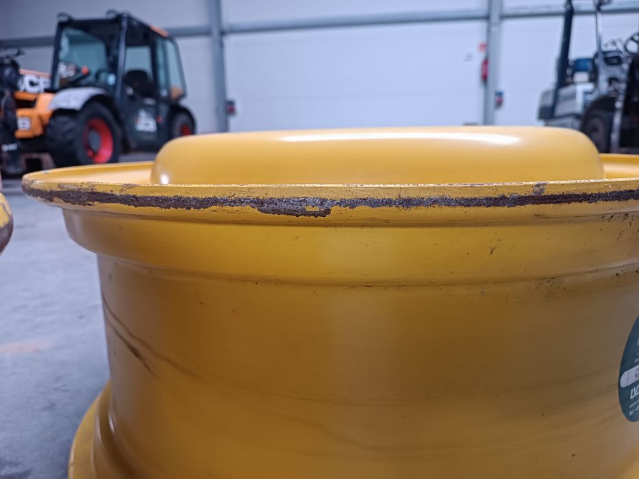 Felgi John Deere W10x24 przednie, międzyrzędowe, poszerzające Fendt