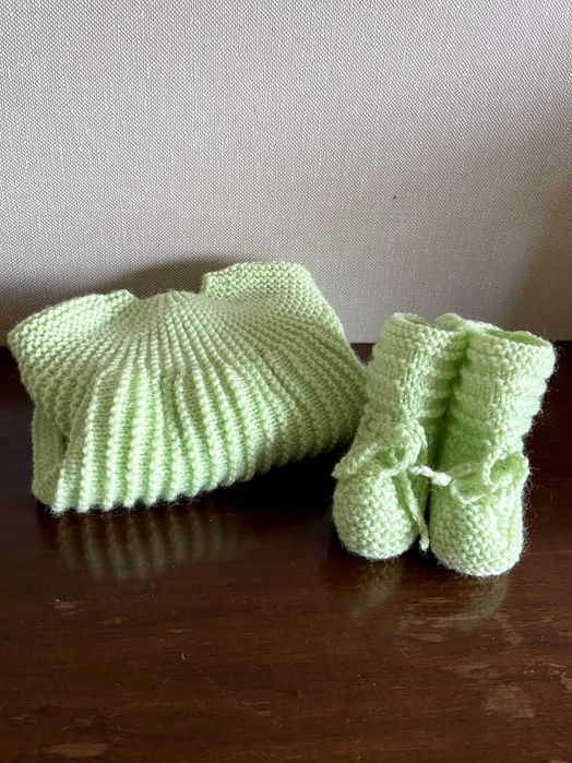 Conjunto roupa para bebé feito à mão