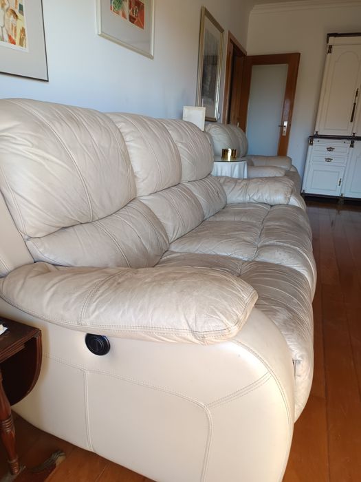 2 Sofás pele verdadeira (couro) Chateau d'Ax  3 e 2 Lugares