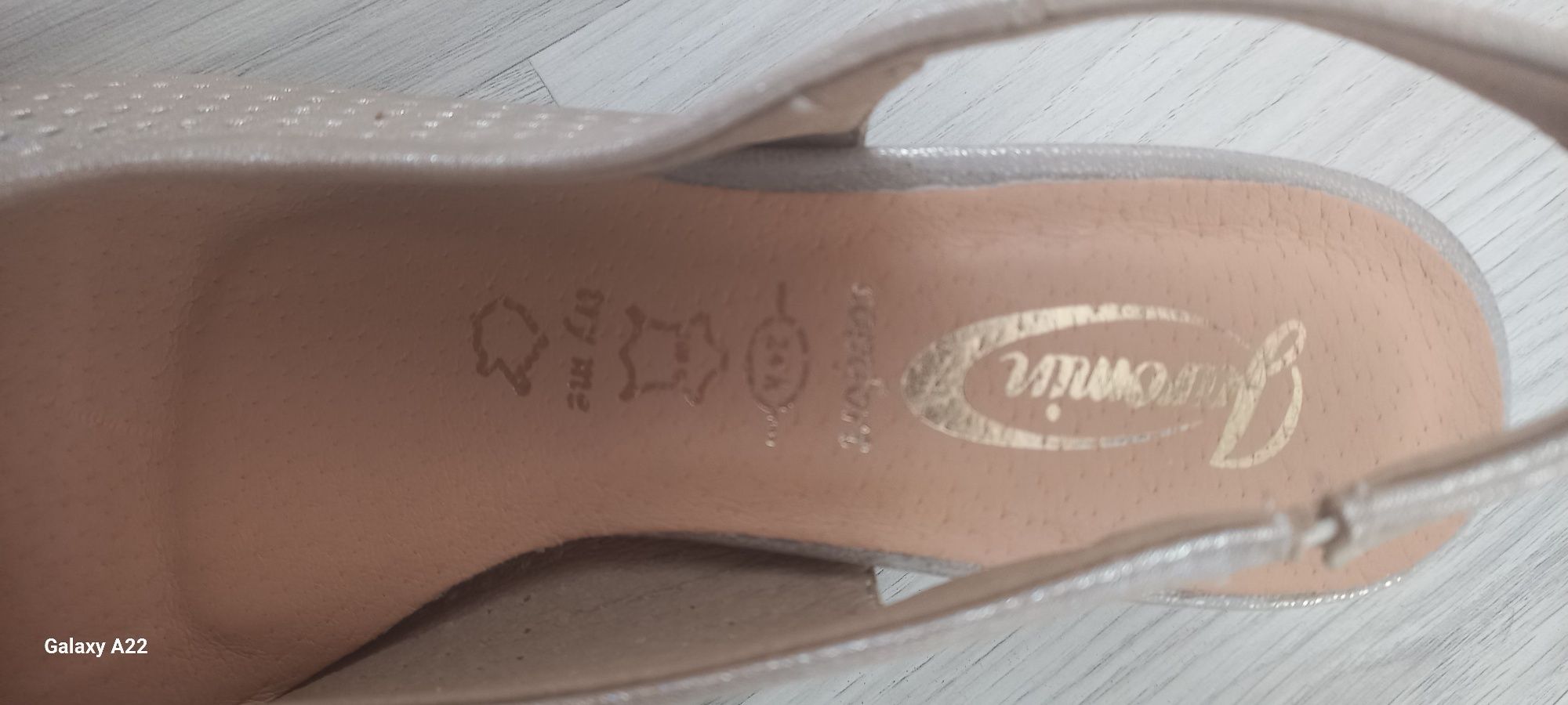 Buty damskie letnie na obcasie perłowe Jaromin nowe bez metki