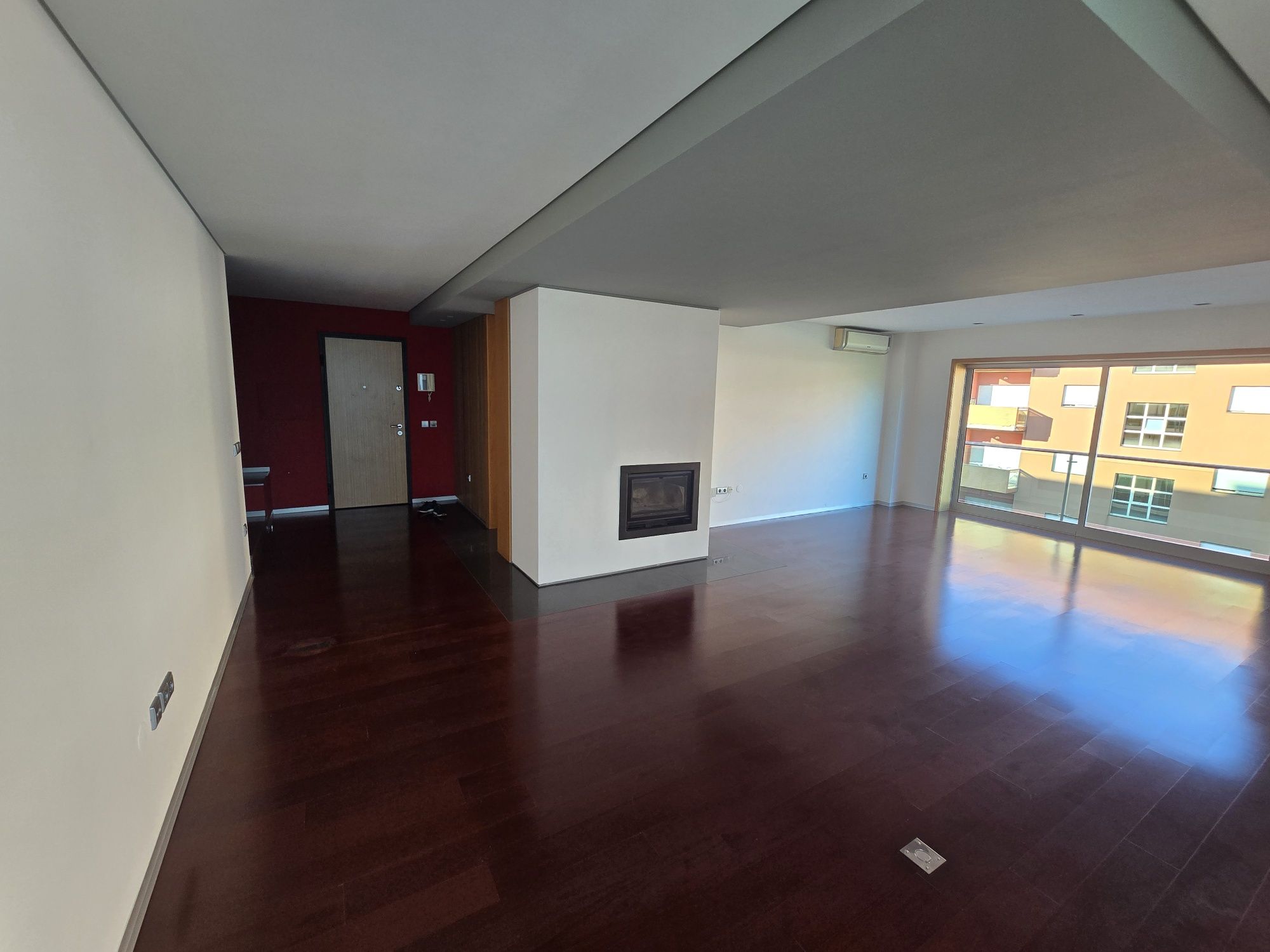 Apartamento T3 semi-novo