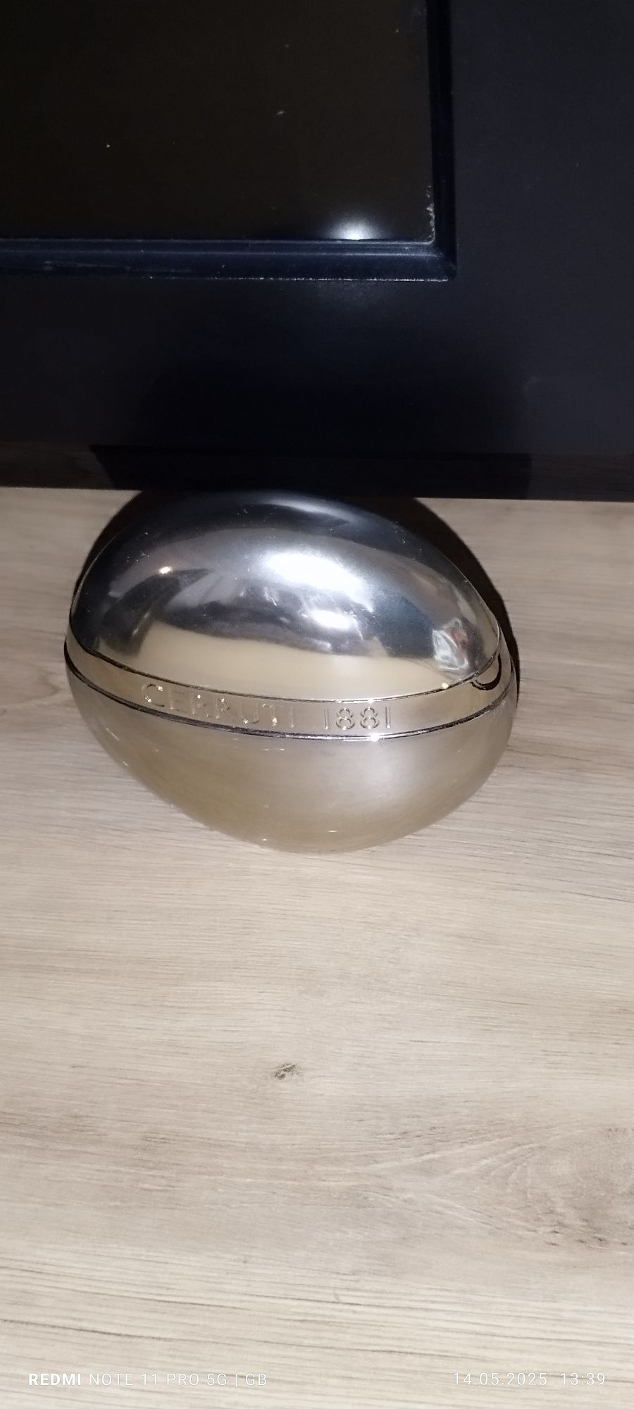Sprzedam wodę perfumowaną ceruti 1881- chodzi o samą butelkę