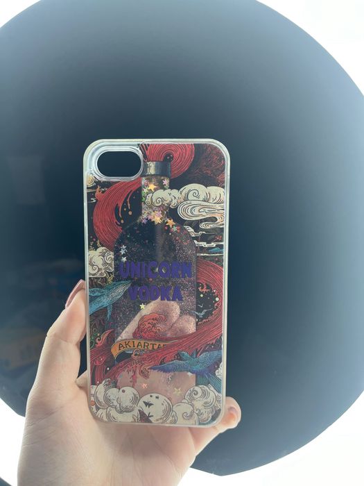 Яскравий чохол з переливними блискітками