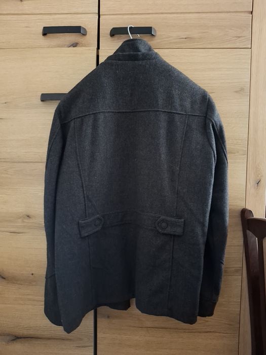 Szary płaszcz męski