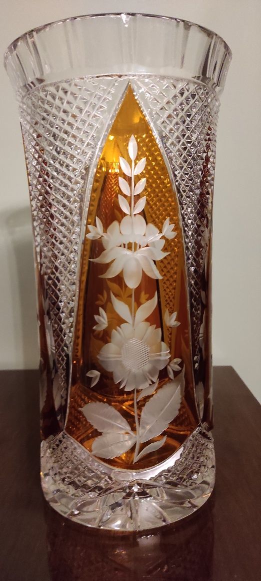 Piękny duży kryształowy wazon bursztynowy bogato szlifowany PRL