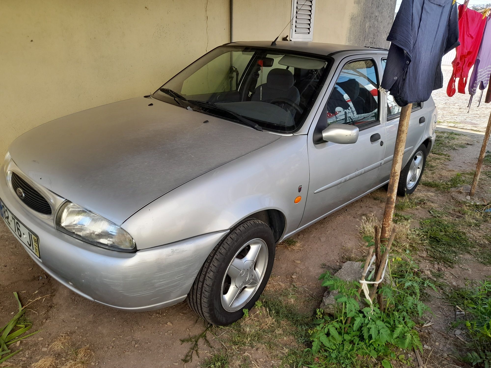 Vendo Ford festa gasolina usado