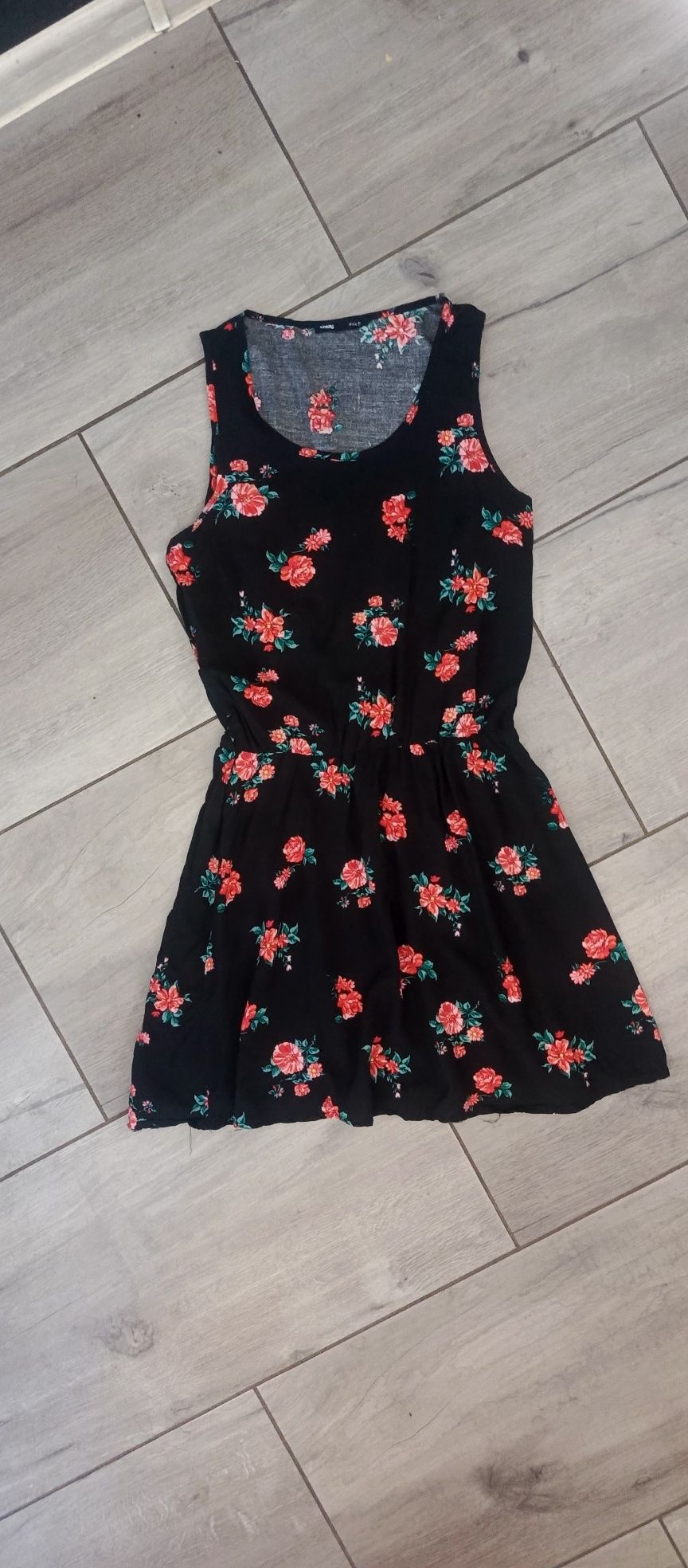 Letnia sukienka Sinsay S/36