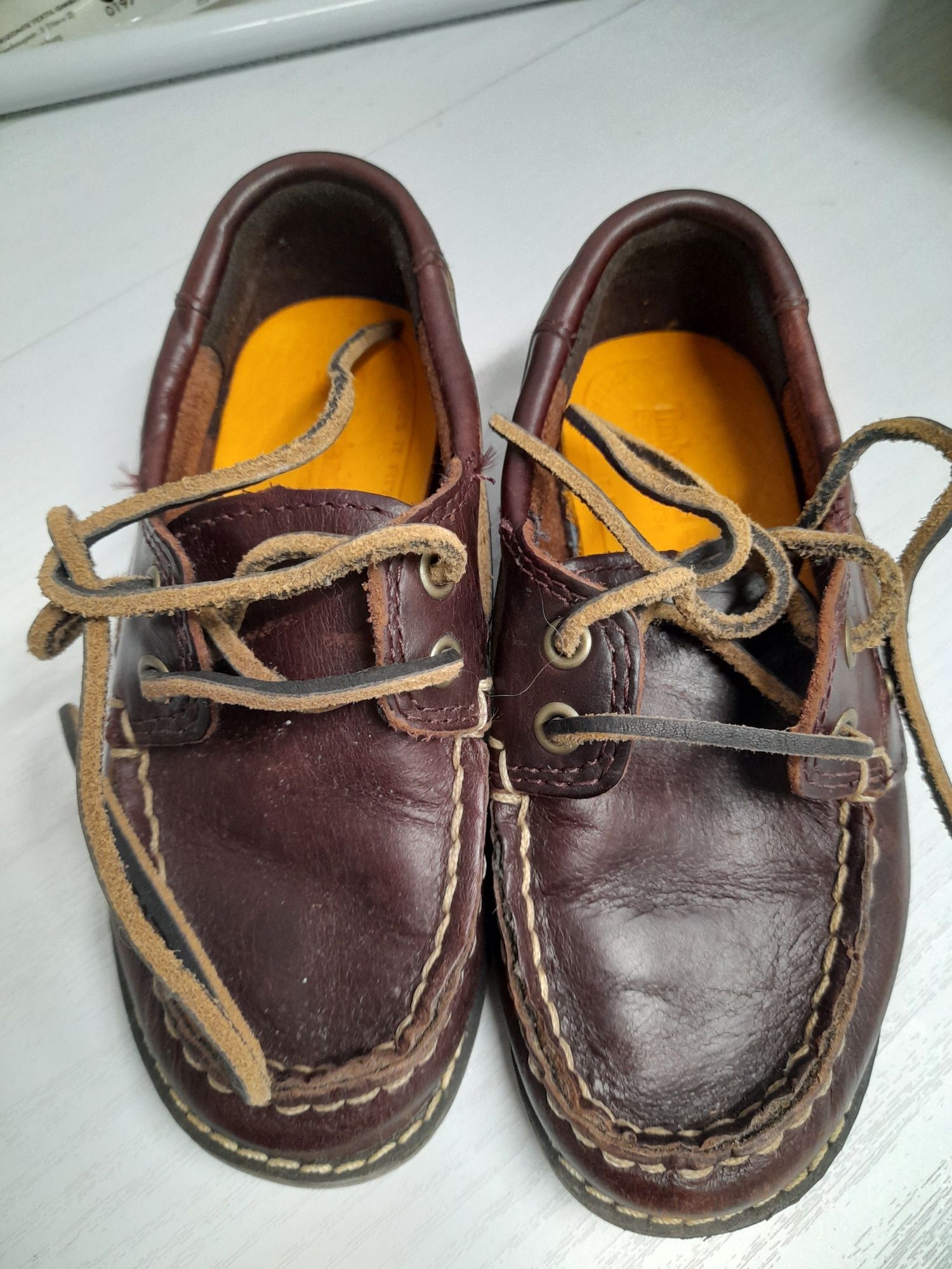 10€ Sapatos timberland criança