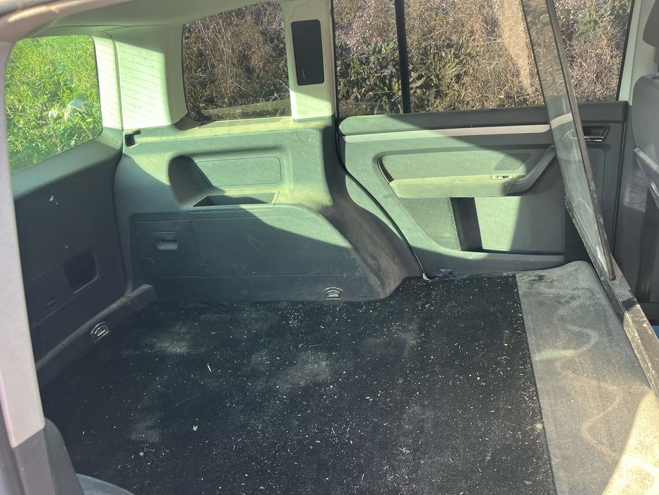 Sprzedam vw touran 1.9 tdi do poprawek blacharskich