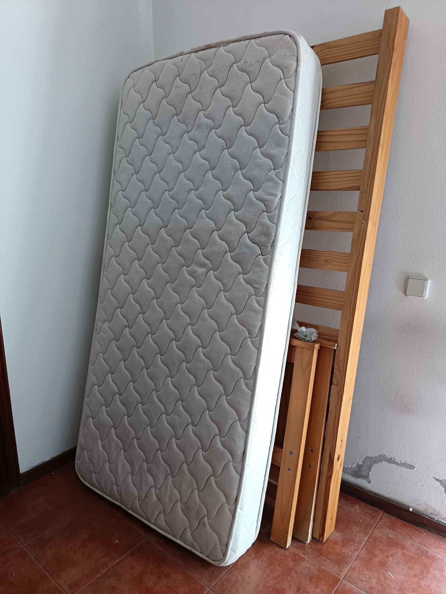 Cama de Solteiro