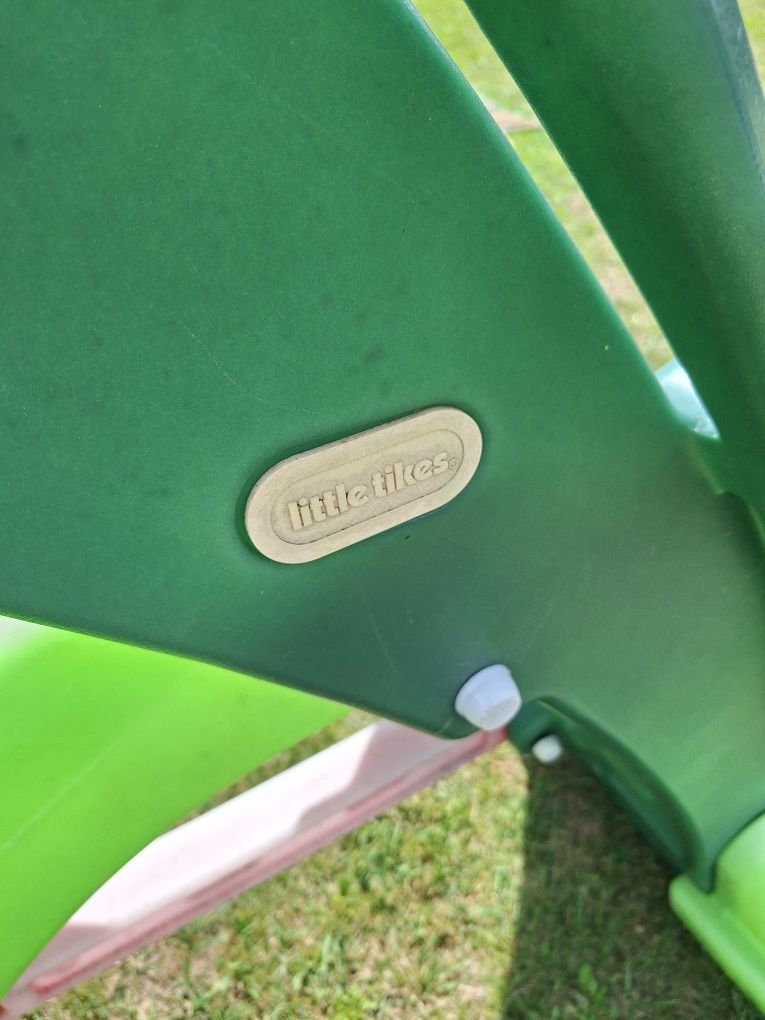Zjeżdżalnia dla dzieci little tikes