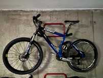 Bicicleta TT com suspensão total Scott Genius  mc50
