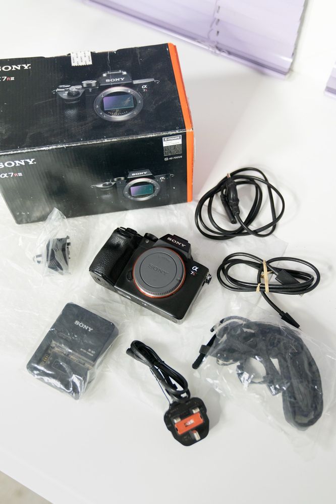 Sony A7RIII (A7R3) - 42 MP, 4K - A7C, A9, A7III, FX30, R5, R6, Z6, Z7