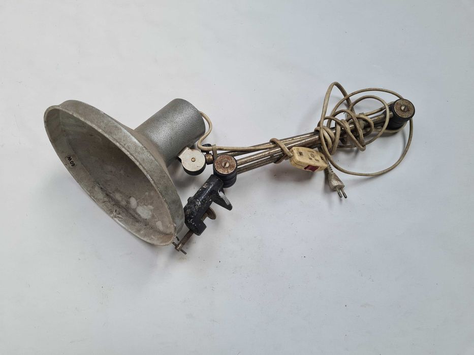 ROZŚWIETLA GABINET MILICJI - Lampa Biurowa warsztatowa z Czasów PRL-u.