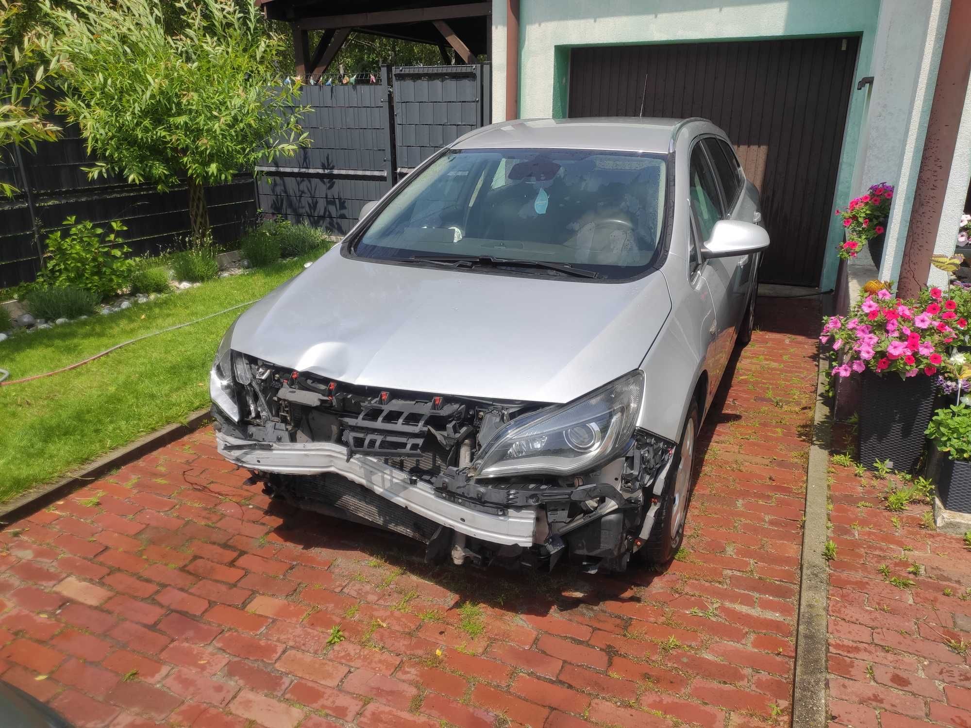 Opel Astra J Kombi 1.7 CDTI wersja Cosmo