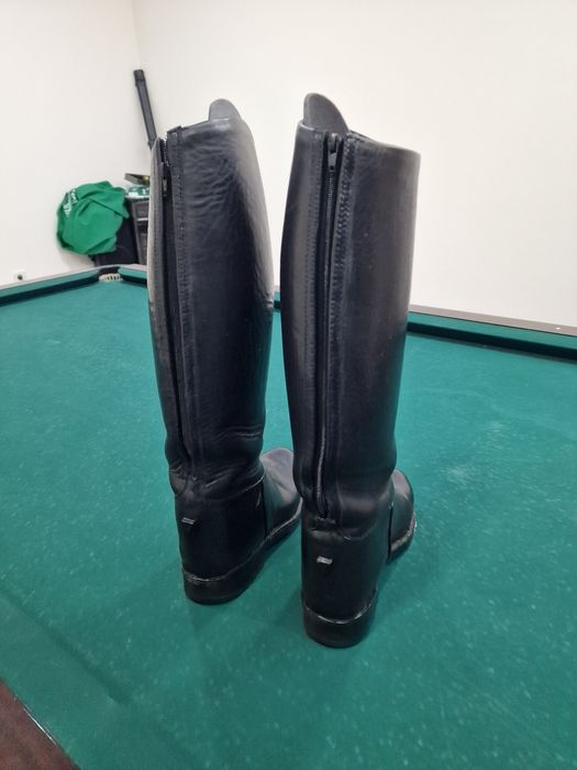 Bota de montar de cabedal