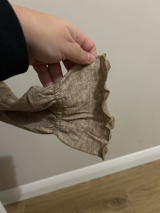 Rozciagliwy cienki sweterek stradivarius L