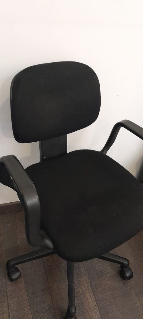 Cadeira de Escritório, com regulagem
