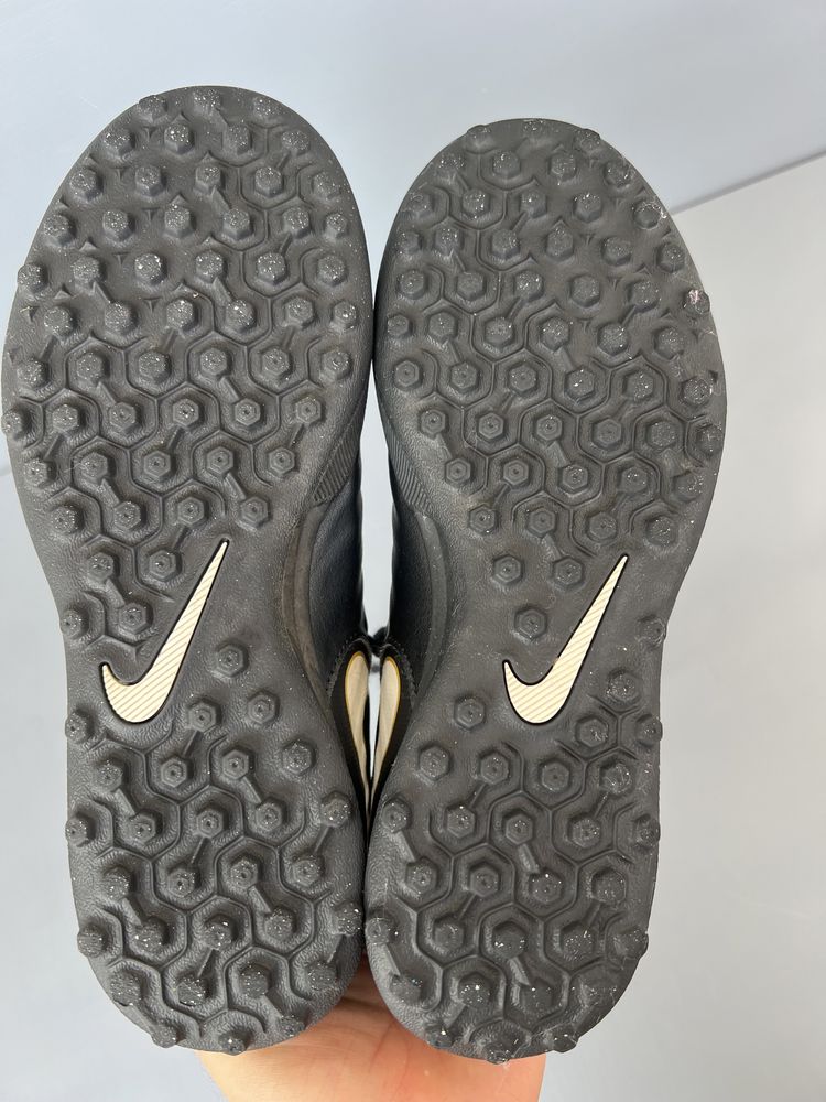 Кроссовки оригінал Nike TIEMPOX RIO IV 37.5р.23.5см.