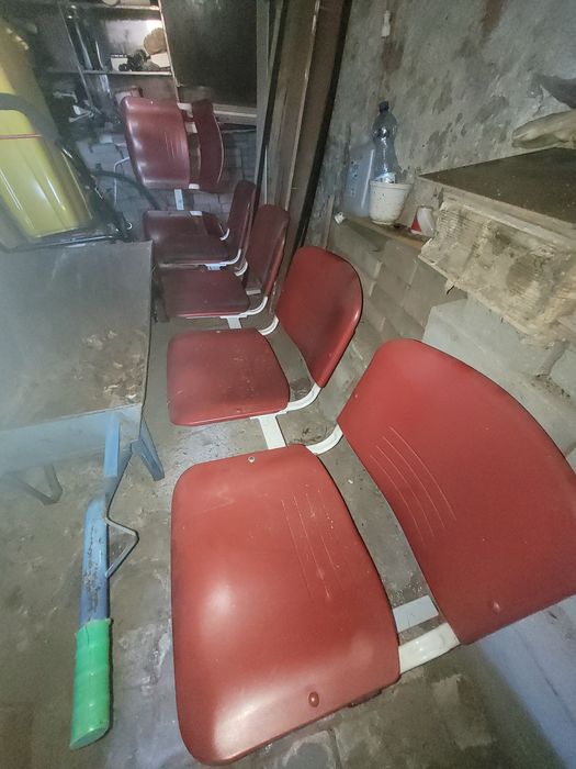 Ławka krzesła na poczekalnie