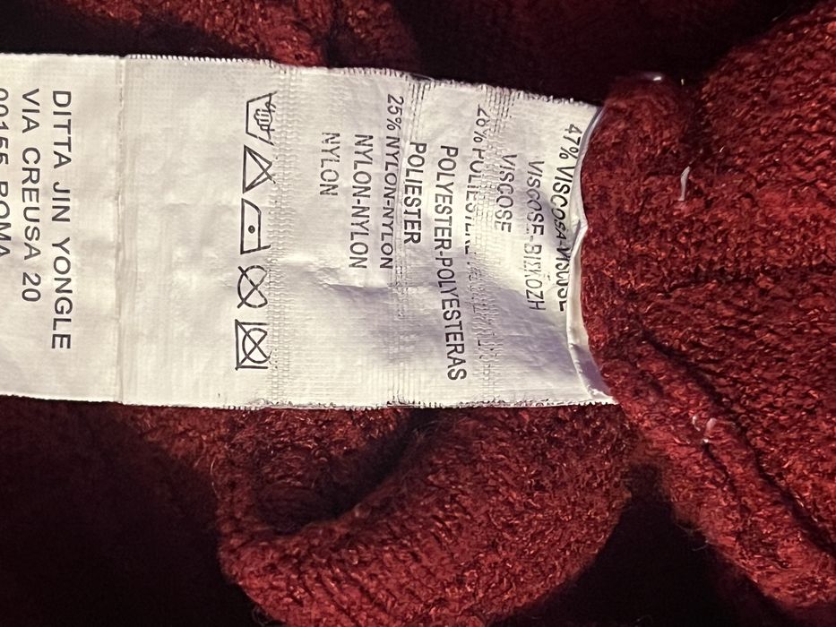 Camisola Vermelha Com Gola