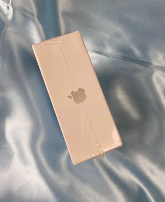 Nowe AppleAirPods 4 z aktywną redukcją szumów