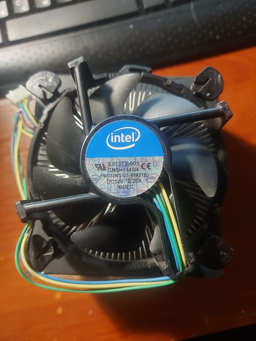 Охолоджувач кулер до процесора Intel