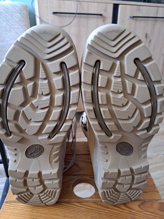 Sprzedam buty treningowe.