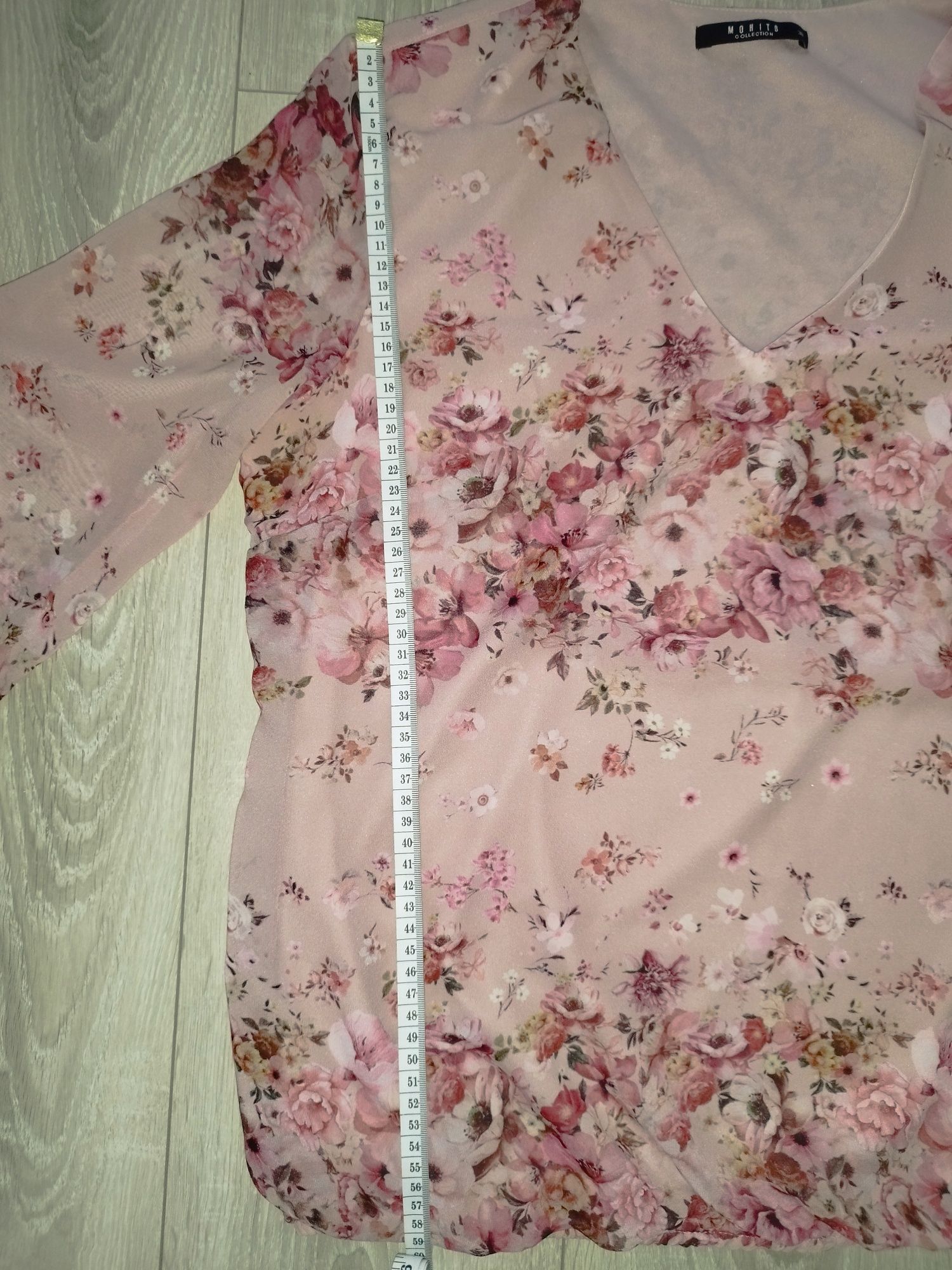 Pudroworóżowa damska bluzka w kwiaty Mohito 38