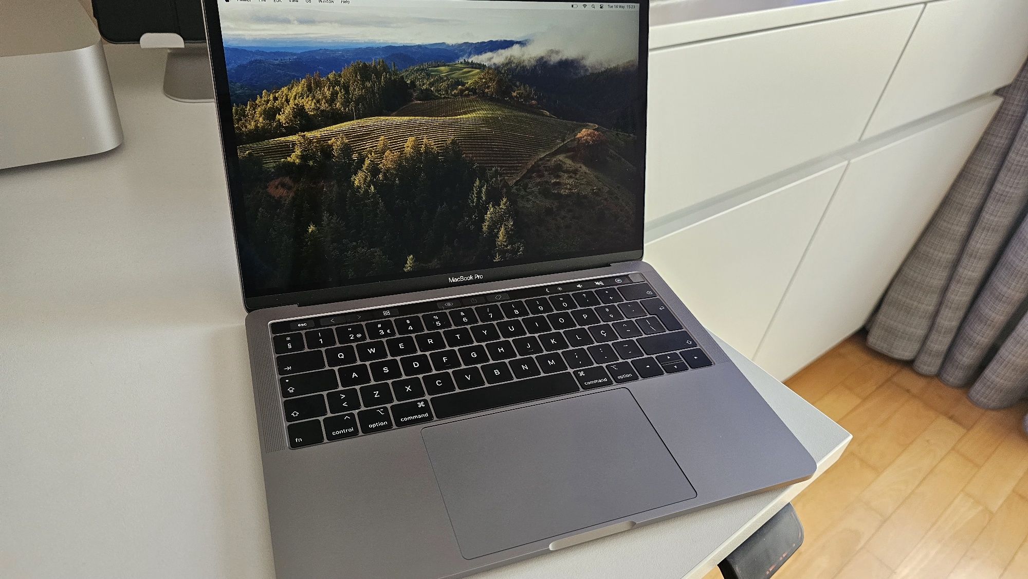 Macbook pro 13 16gb ram 512gb ssd