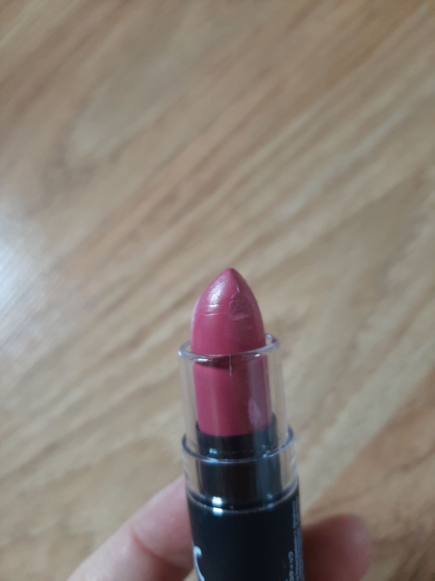 Nyx Tea Rose szminka Matowa nude różowa pomadka