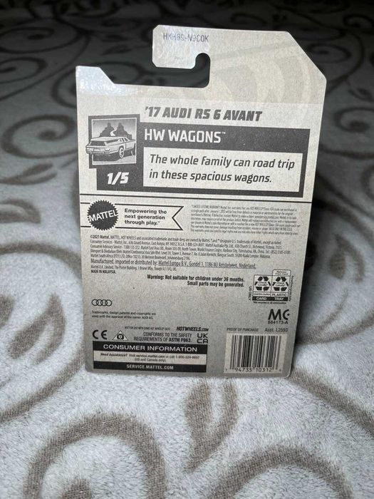 машинка Hot Wheels '17 Audi RS 6 Avant