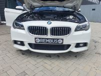 Передній бампер bmw f10 f11 рестайл комплект колір 300 білий