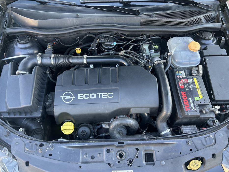 Opel Astra GTC 1.3