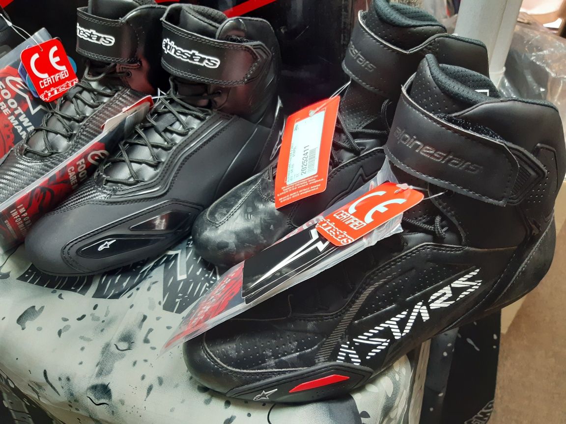 Мотоботи Alpinestars, мотокуртка, мотоштани, мотошолом, мотозахист,