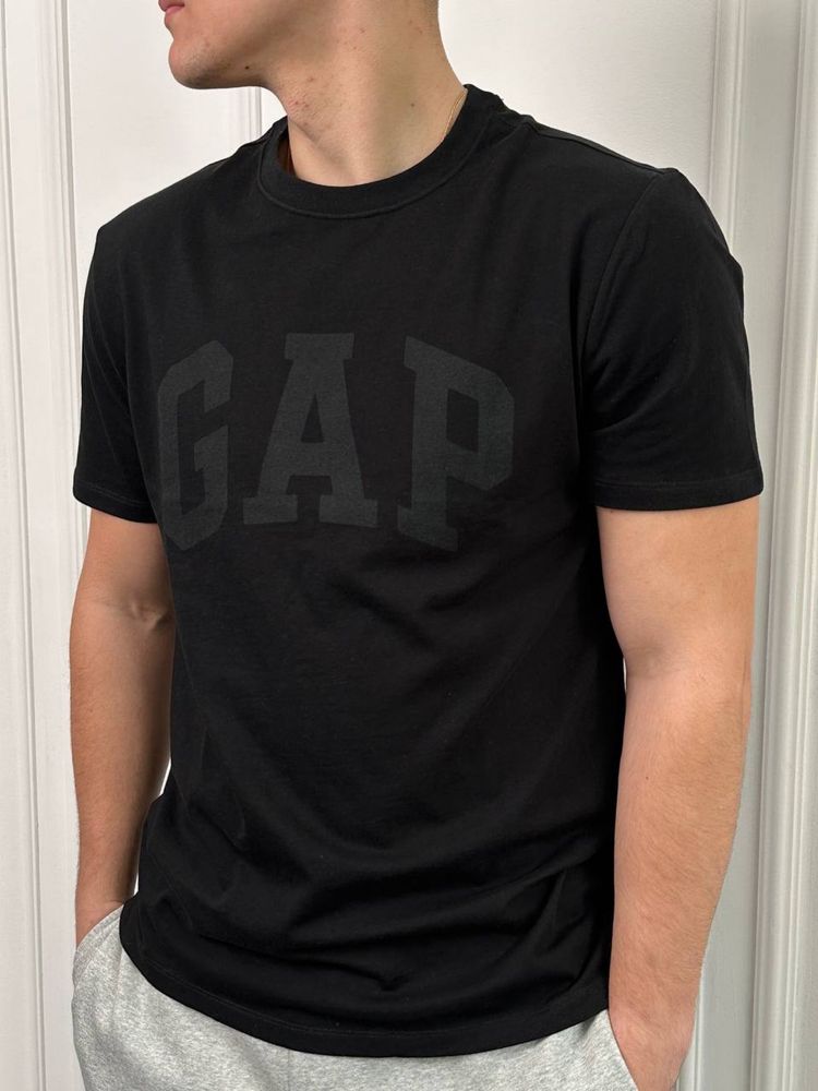 Дуже популярні футболки Gap