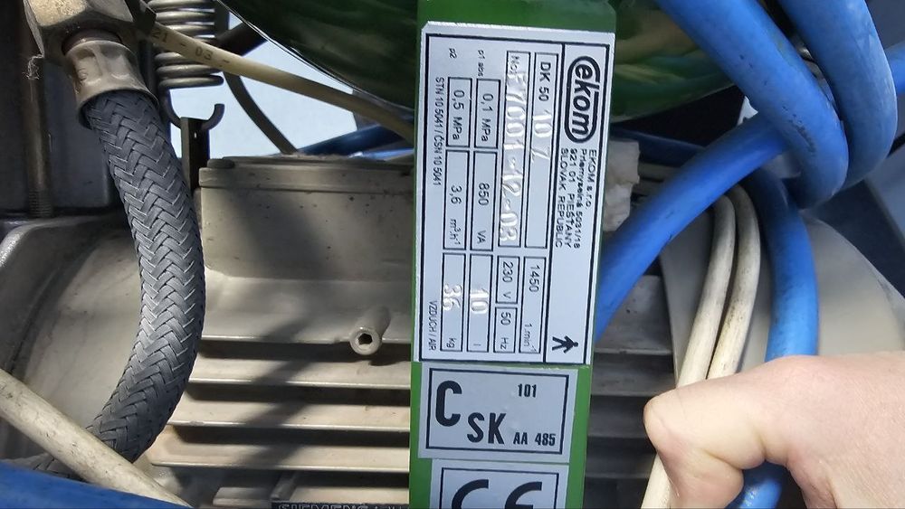 КОМПРЕСОР для стоматологічної установки.