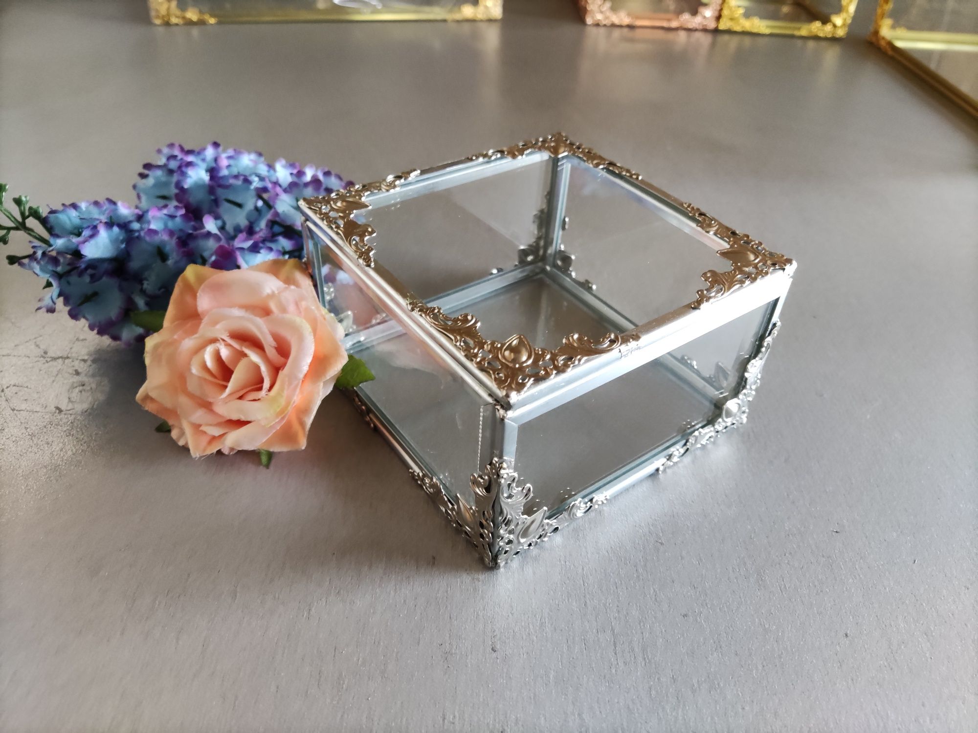 Pudełko szklane srebrne przezroczyste organizer szkatułka glamour