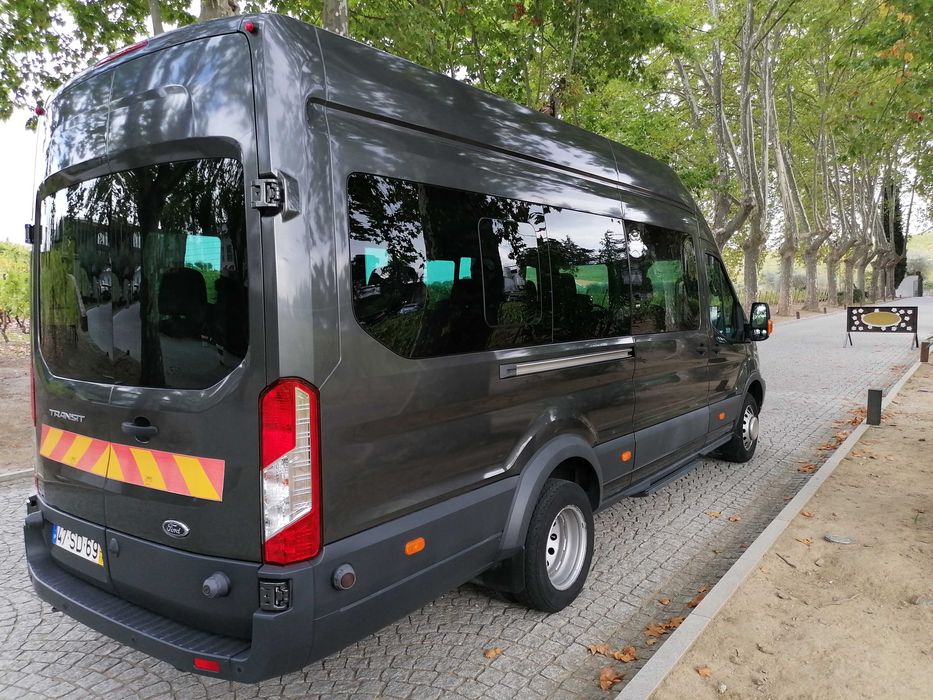 Fazemos transportes em MINIBUS  E VAN DE 9 Lugares - Porto