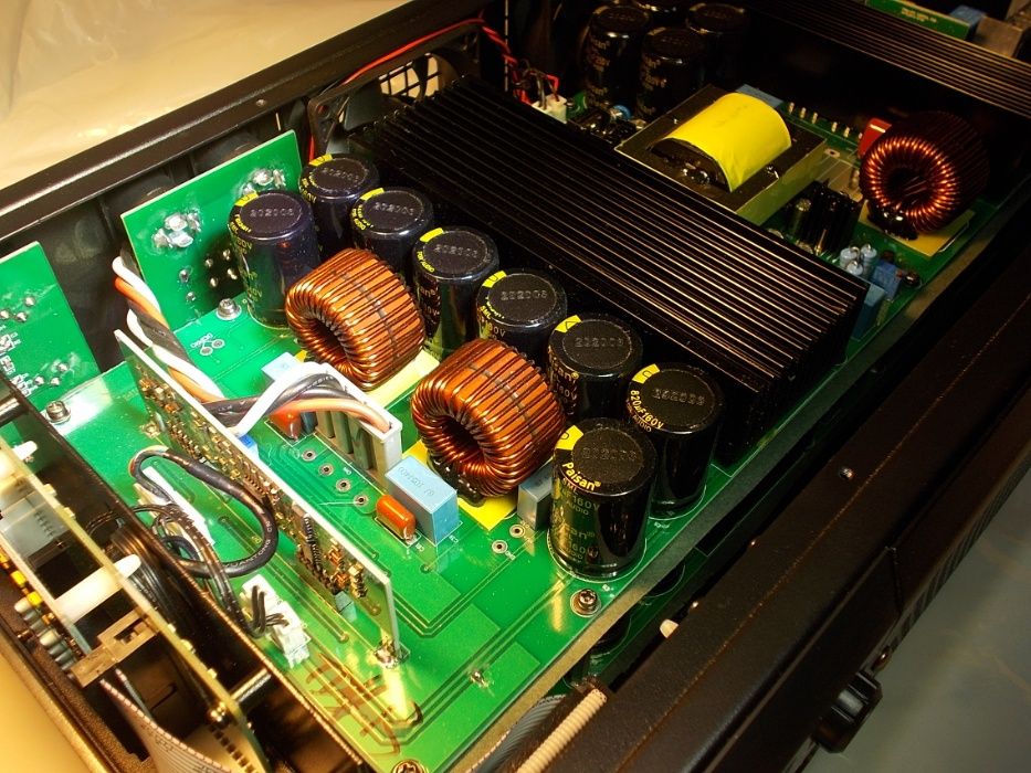 4x2000W 4om z DSP WZMACNIACZ estradowy Mos-fet