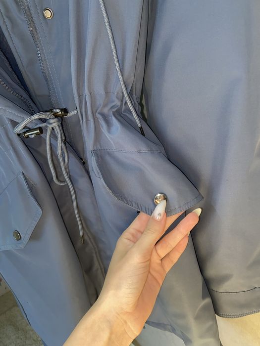 Продам парку дуже гарного, блакитного кольору