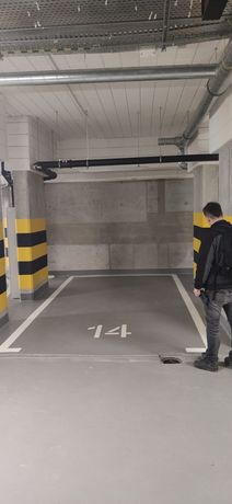 Miejsce parkingowe w garażu podziemnym Gocław Nowaka-Jeziorańskiego