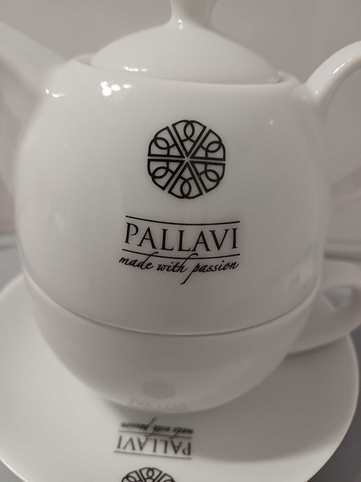 Zestaw porcelany pallavi- dzbanek/zaparzacz 450ML.