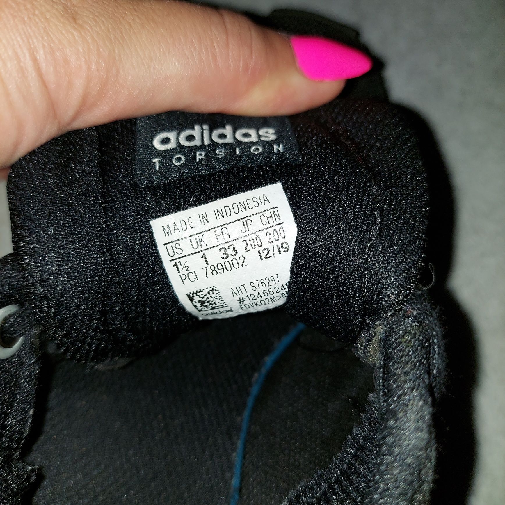 Дитячі кросівки Adidas 33 розмір