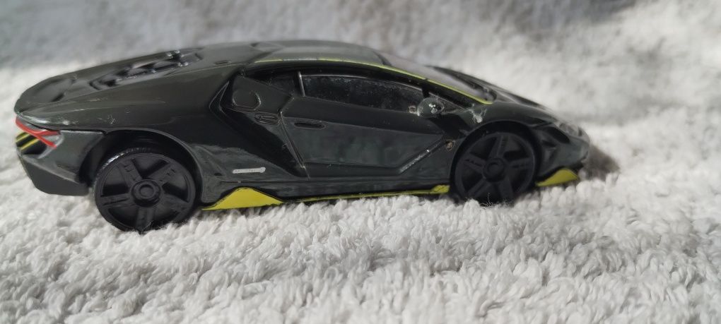 Lamborghini centenario w skali 1/43