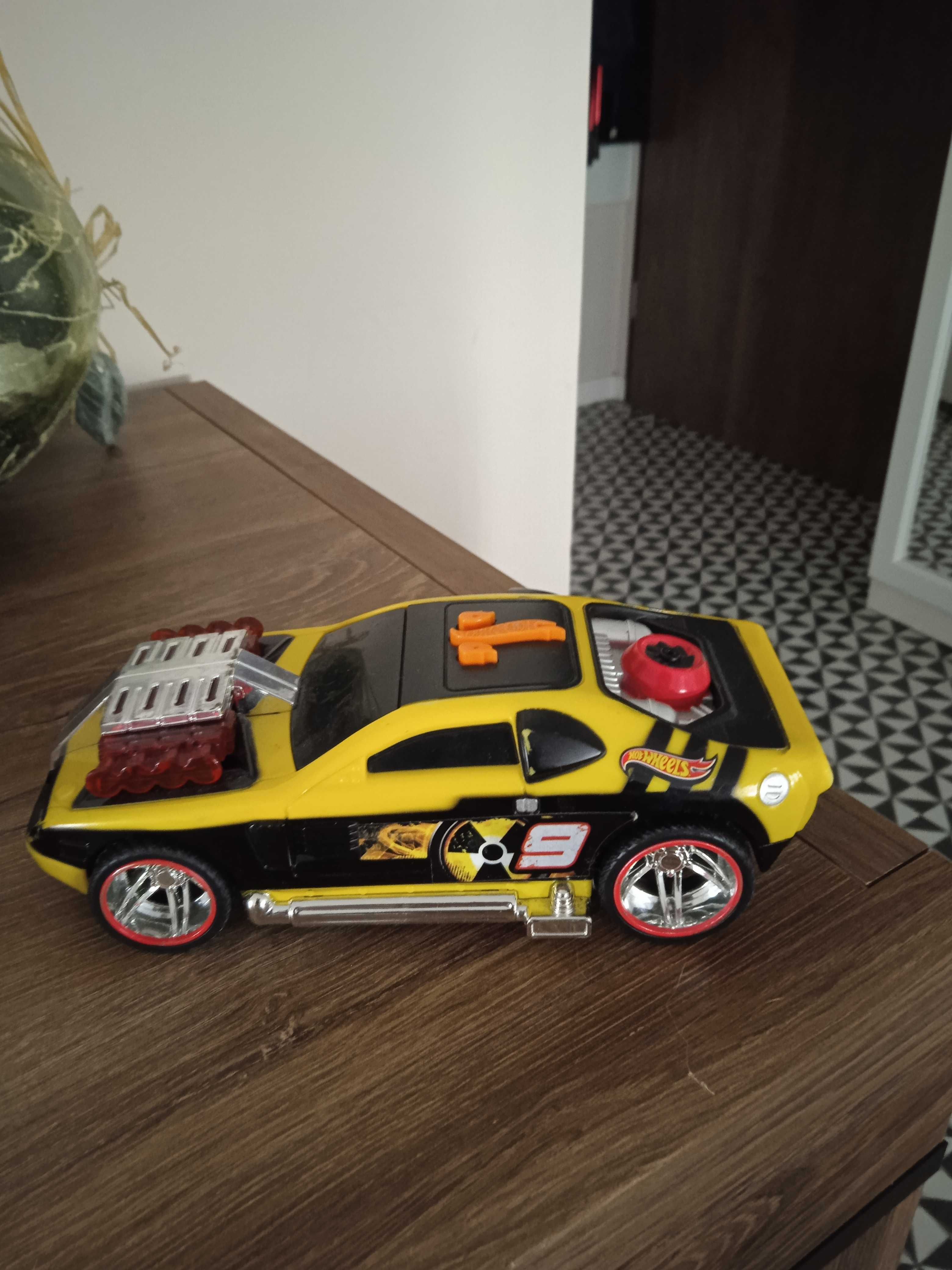 Zestaw 5 aut dla chłopca - Hot wheels, Smiki, Psi Patrol + 1 gratis