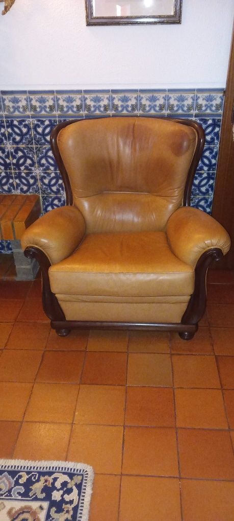 Conjunto de 3 sofás, 2 cadeirão em pele cor camel cadeirão poltrona
