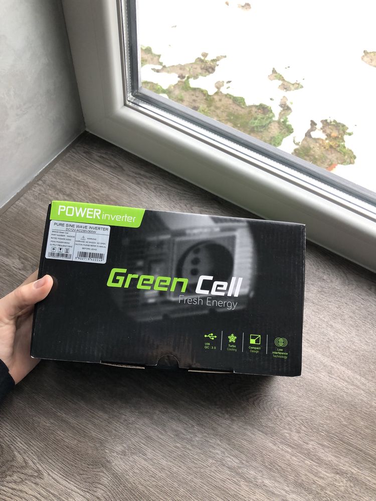 Інвертор чистий синус Green Cell 12V до 230V 300W / 600W