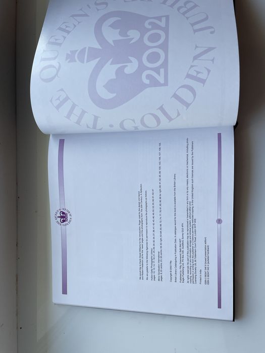 Книга-альбом «Золотий ювілей правління королеви Єлизавети ІІ»